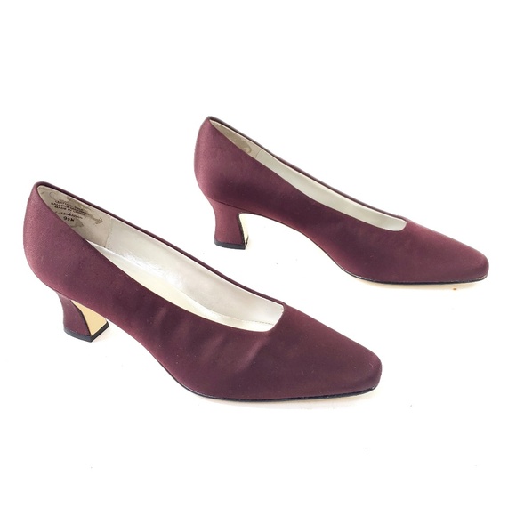 maroon heel shoes